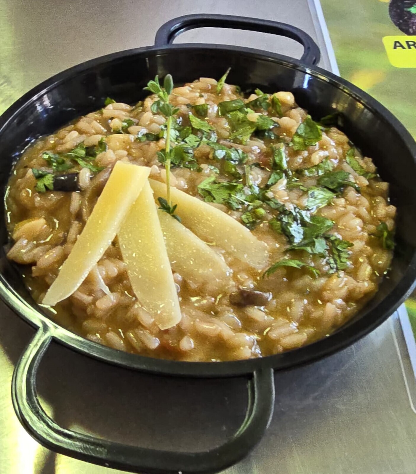 O arroz serve-se à mesa de 5 a 7 de setembro em Ulme