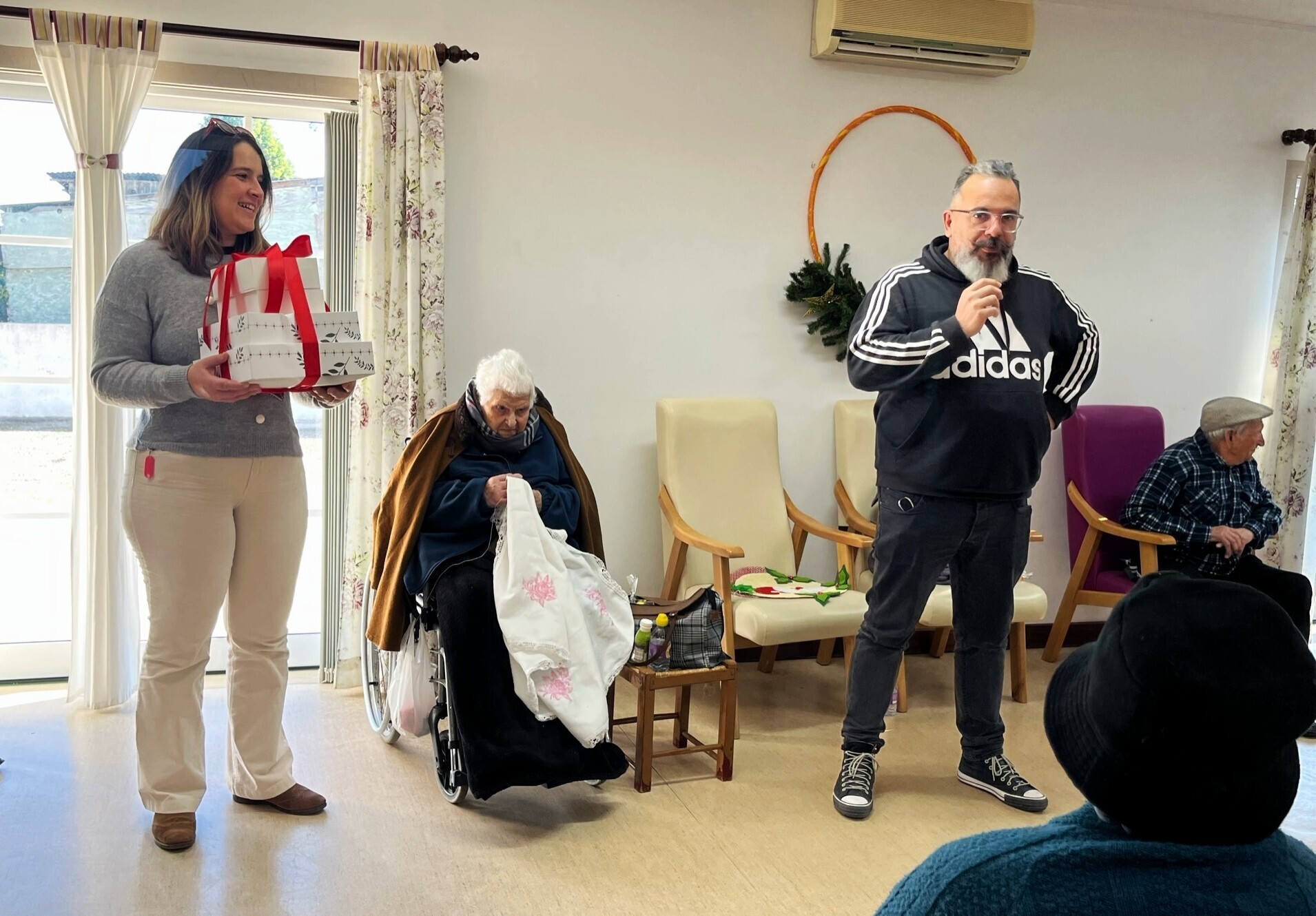 Município entrega cabazes de Natal às IPSS