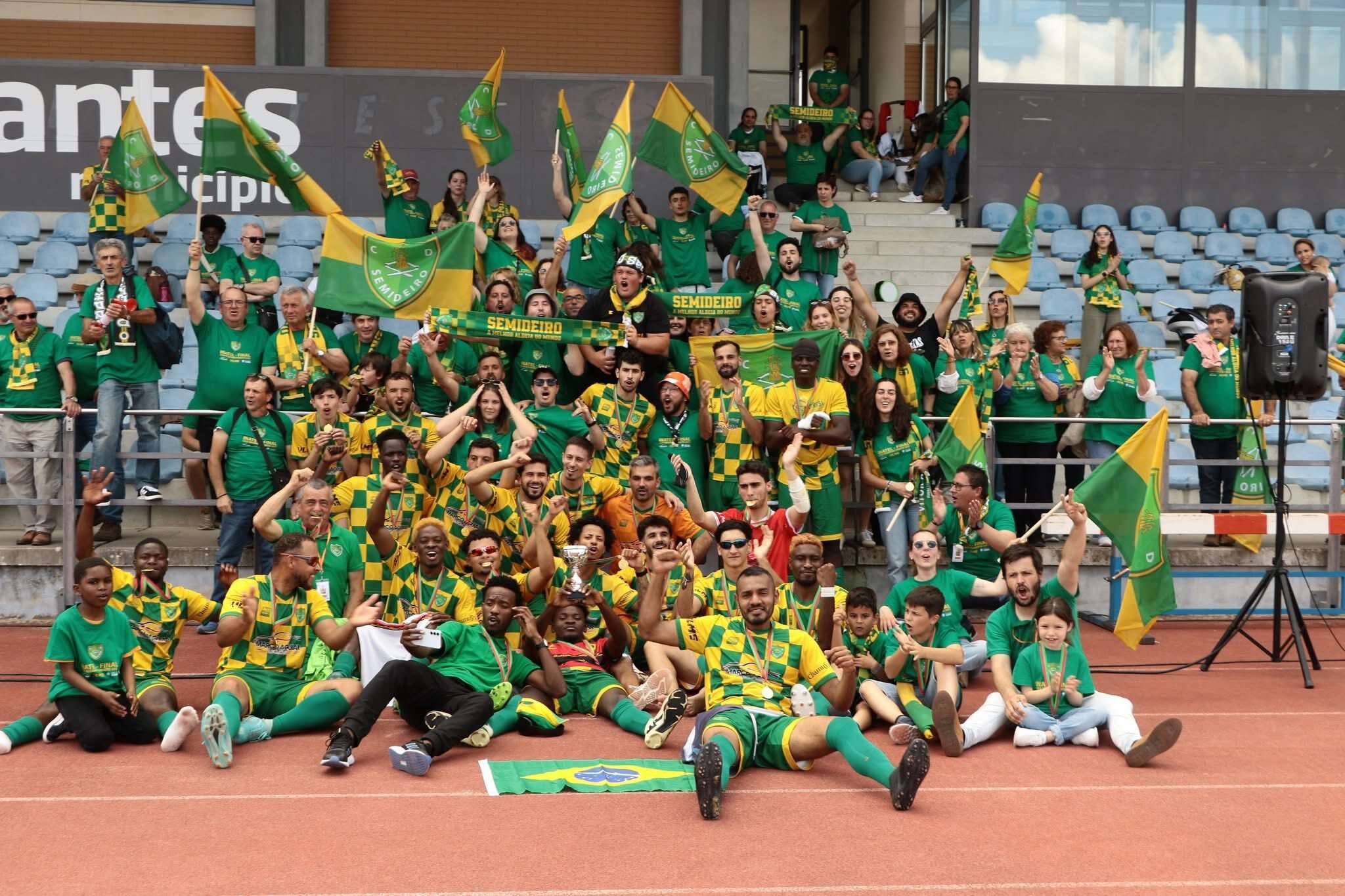 Município congratula a equipa de futebol sénior do Centro Desportivo do Semideiro